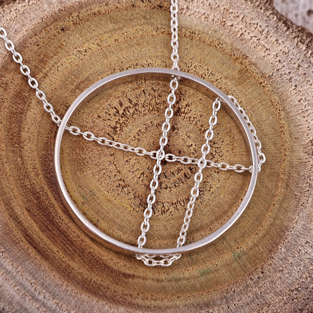 925 Silver Necklace with Circular Pendant & Interlaced Chain - Circular Elegance