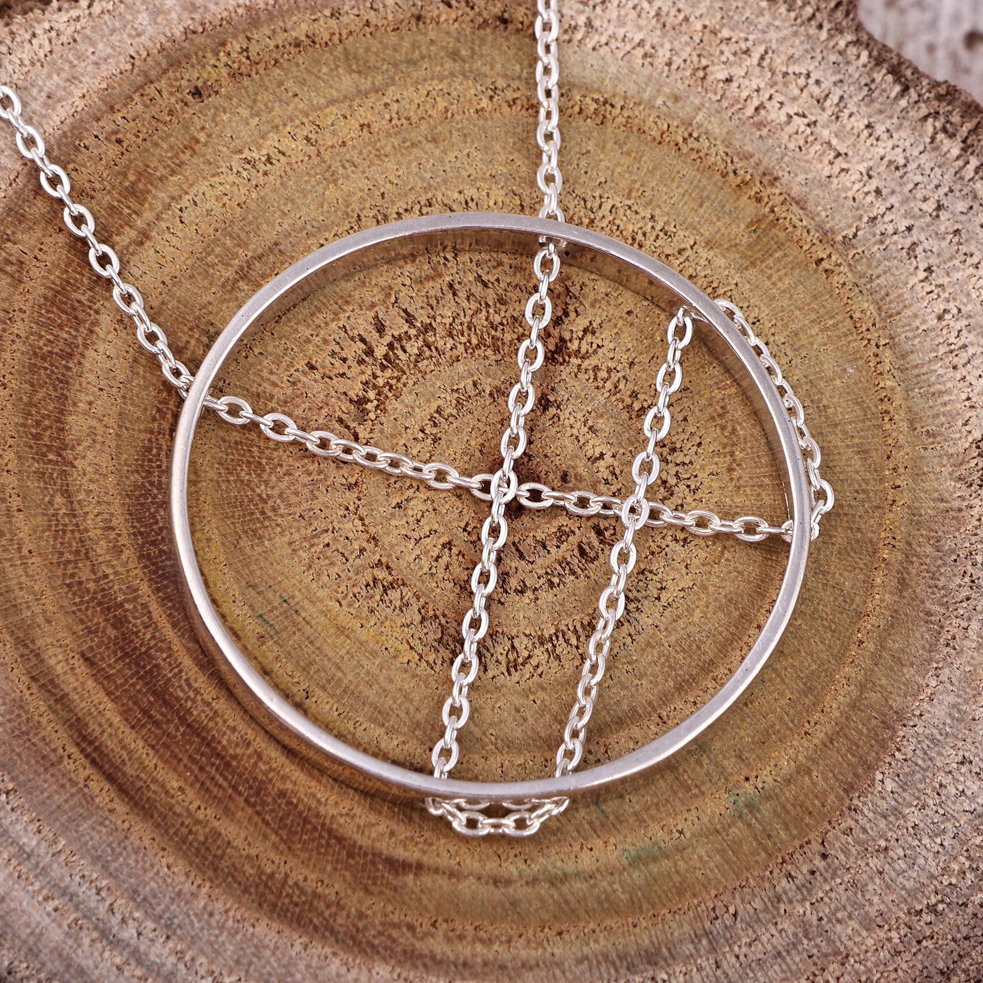 925 Silver Necklace with Circular Pendant & Interlaced Chain - Circular Elegance