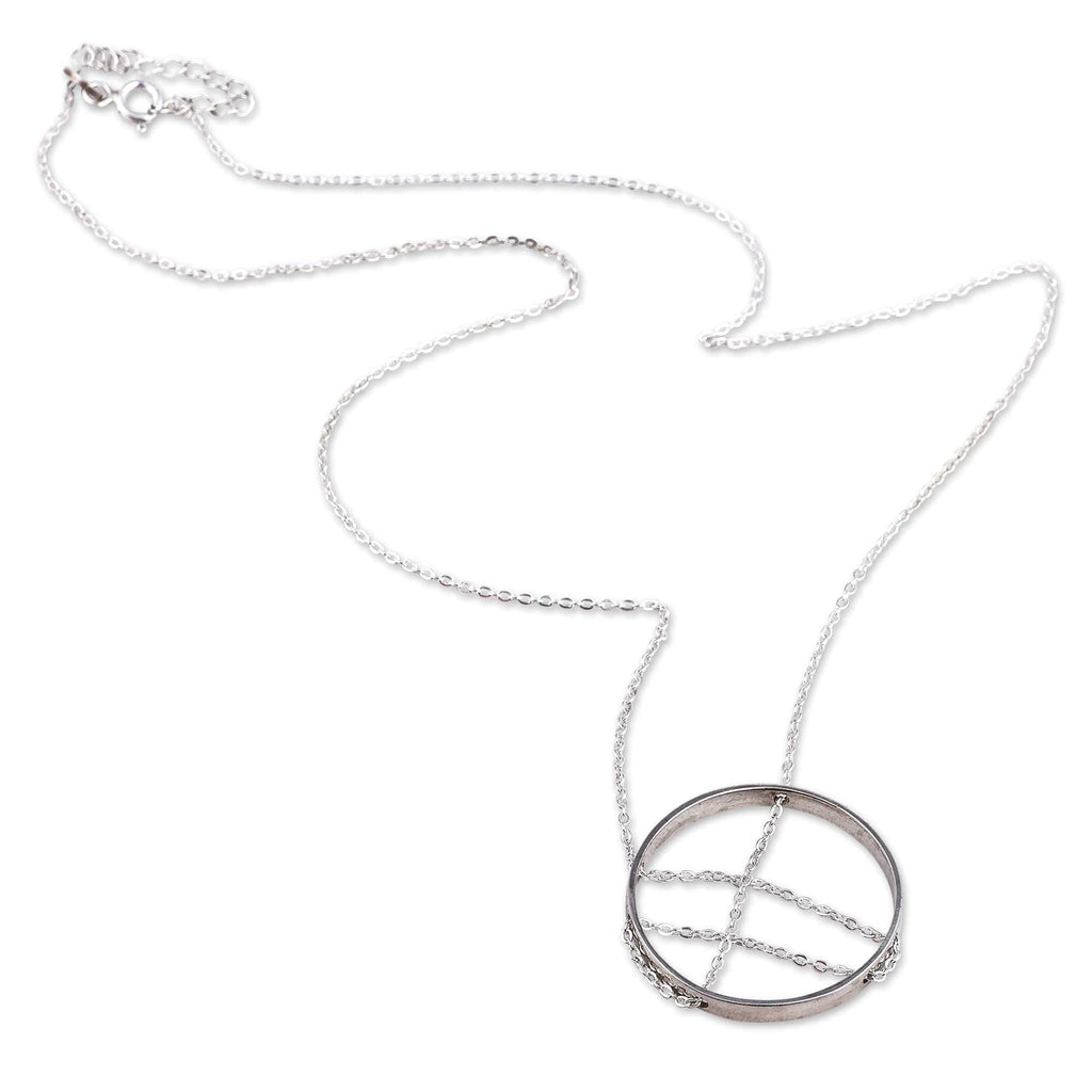 925 Silver Necklace with Circular Pendant & Interlaced Chain - Circular Elegance